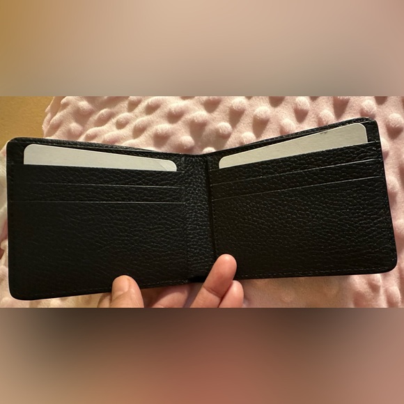 Off-white - Picture 9 of 10